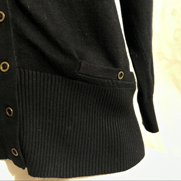 Cleo Black Viscose Mixed Blend Quarter Sleeve Buttoned Sweater Cardigan - Picture 5 of 10